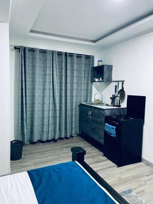 Abby Studio Riverside Apartment With Swimming Pool نانيوكي المظهر الخارجي الصورة